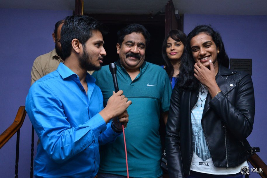 PV-Sindhu-Watched-Ekkadiki-Pothavu-Chinnavada